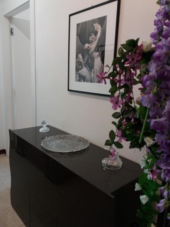 Corridoio: la credenza con i fiori
